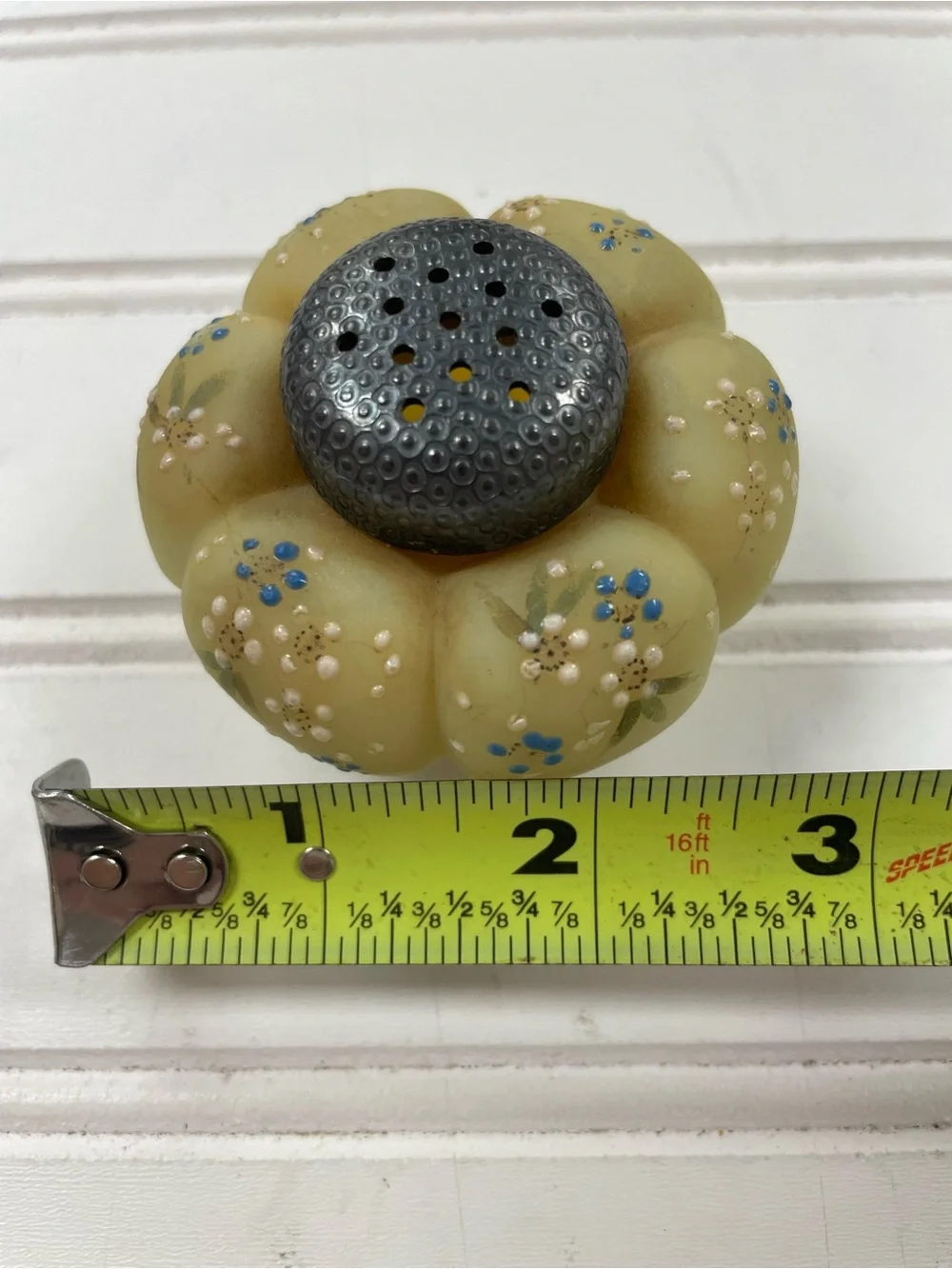 N/A antique custard